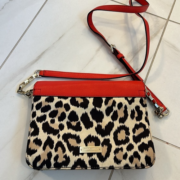 Kate Spade orange and print crossbody bag. - Picture 3 of 7
